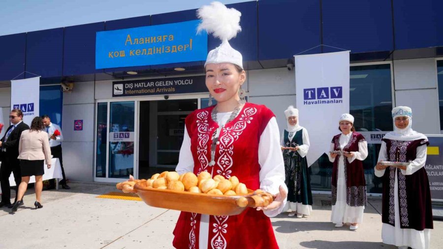 Kazakistan’dan Gazipaşa-alanya Havalimanı’na İlk Direkt Uçuş Gerçekleşti