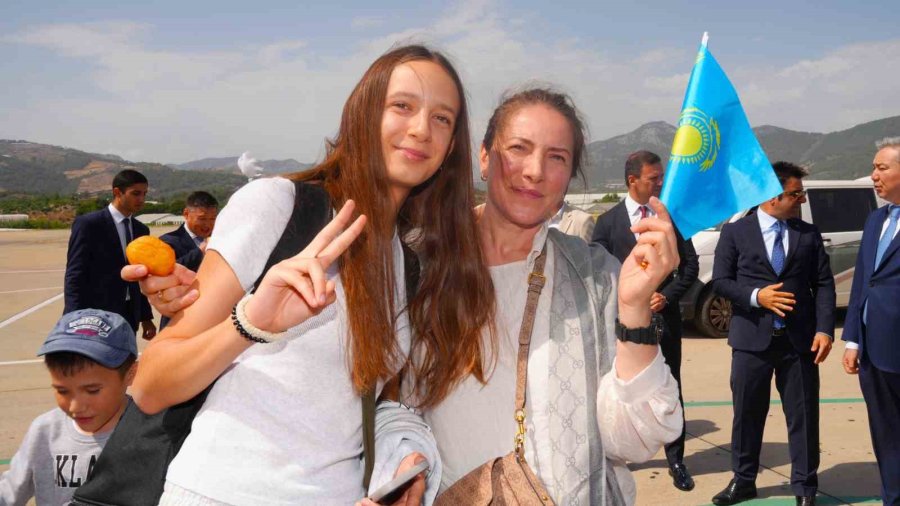 Kazakistan’dan Gazipaşa-alanya Havalimanı’na İlk Direkt Uçuş Gerçekleşti