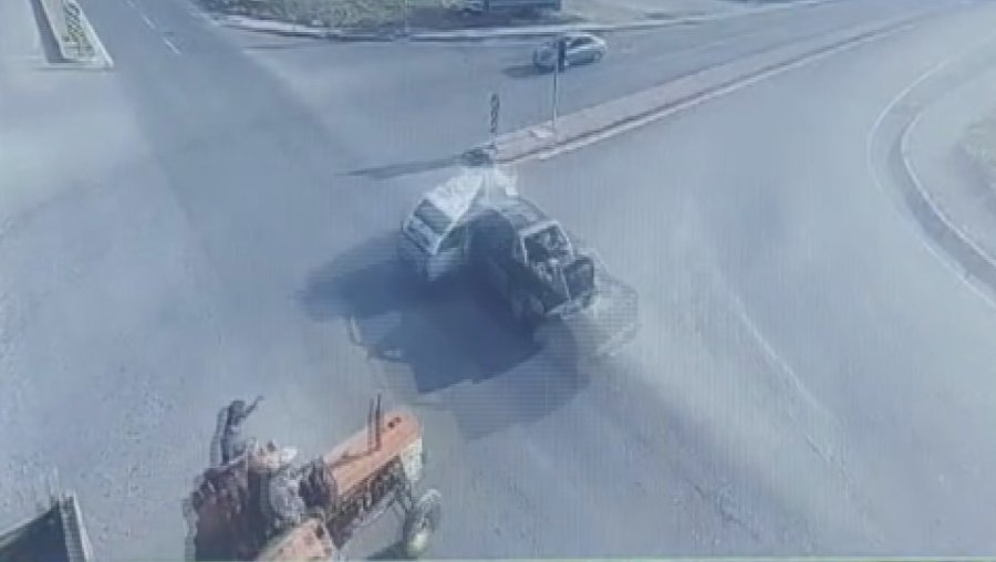 Kırmızı Işık İhlalinde Yaşlı Çiftin Öldüğü Feci Kaza Kamerada