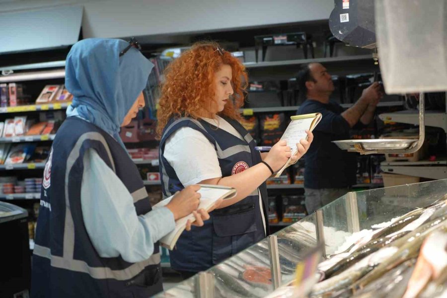 Antalya’da Bayram Öncesi Marketlerde Etiket Denetimi