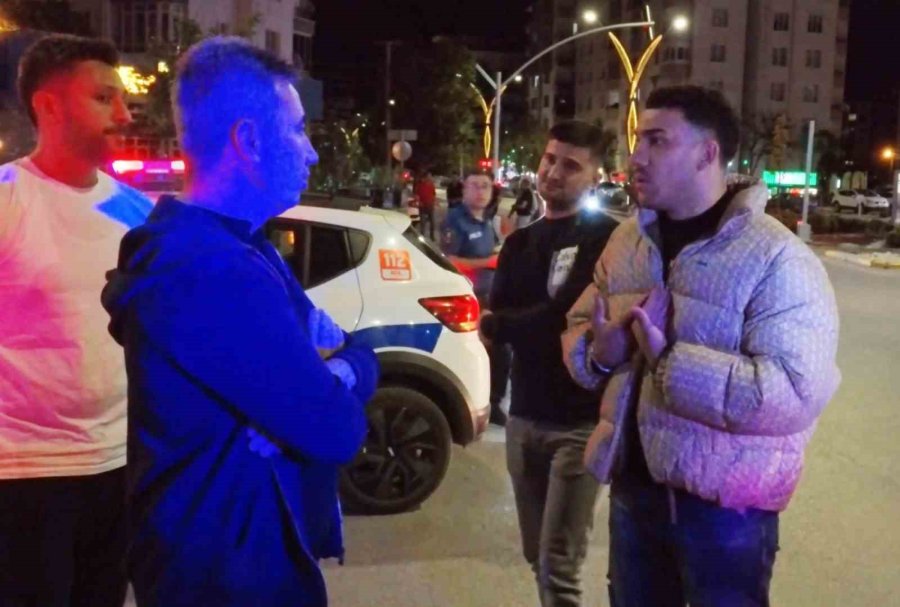 Polisin İşine "anlamsız", Gazeteciye "kaburgasız" Deyip Tehdit Etti