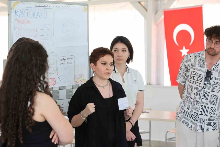 Büyükşehir Belediyesi Ankaralı Gençleri Ağırladı