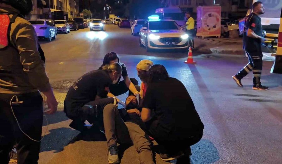 Otomobille Çarpışan Motosiklet Sürücüsü Yaralandı