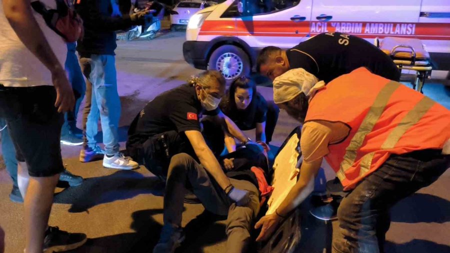 Otomobille Çarpışan Motosiklet Sürücüsü Yaralandı