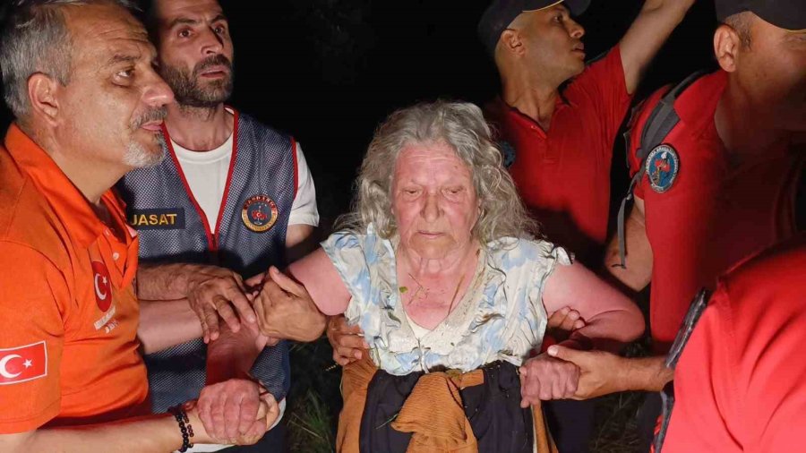 Kaybolan Alzheimer Hastası Yaşlı Kadın 18 Saat Sonra Tarlada Bitkin Halde Bulundu