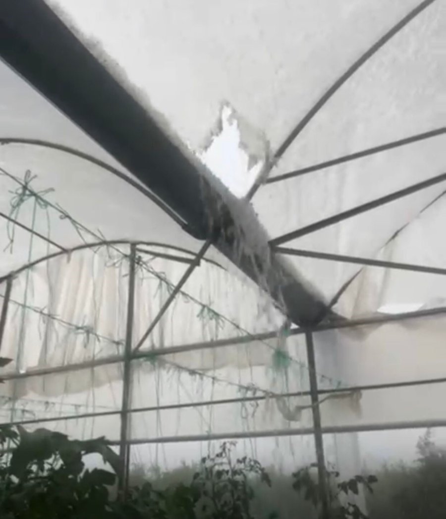 Serik’te Sağanak Ve Dolu Tarım Arazilerine Zarar Verdi