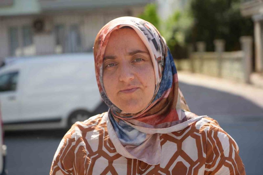 İşe Giden Kadına Çarpıp Kaçtı, Plakası Ve Tamponu Olay Yerinde Kaldı