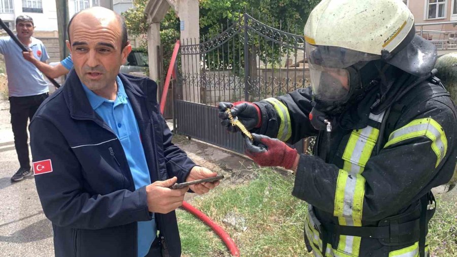 Karaman’da Boşandığı Eşi İle Tartışan Öfkeli Koca Bezinle Evini Yaktı