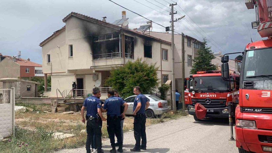 Karaman’da Boşandığı Eşi İle Tartışan Öfkeli Koca Bezinle Evini Yaktı