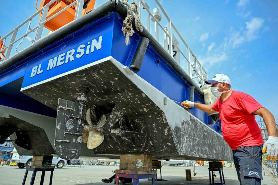 Mersin Büyükşehir Belediyesi, Deniz Araçlarının Bakımını Kendi Personeliyle Yapıyor