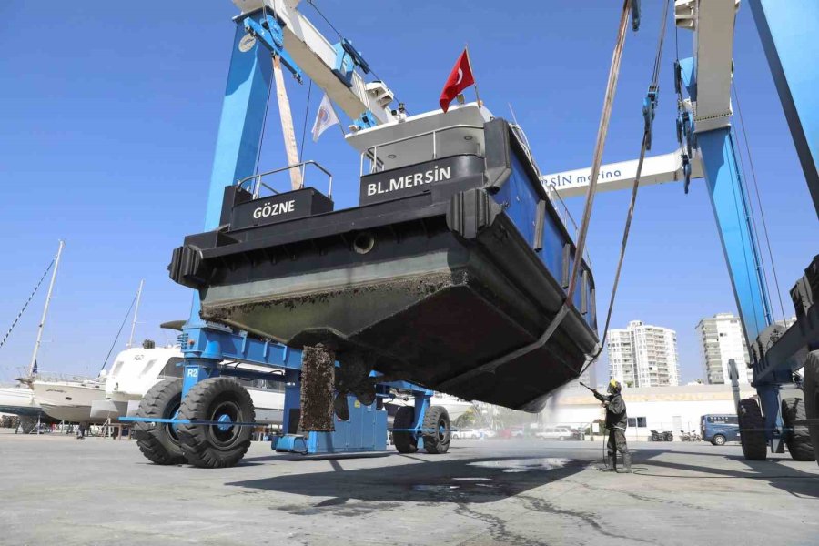 Mersin Büyükşehir Belediyesi, Deniz Araçlarının Bakımını Kendi Personeliyle Yapıyor