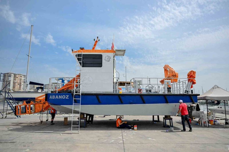 Mersin Büyükşehir Belediyesi, Deniz Araçlarının Bakımını Kendi Personeliyle Yapıyor