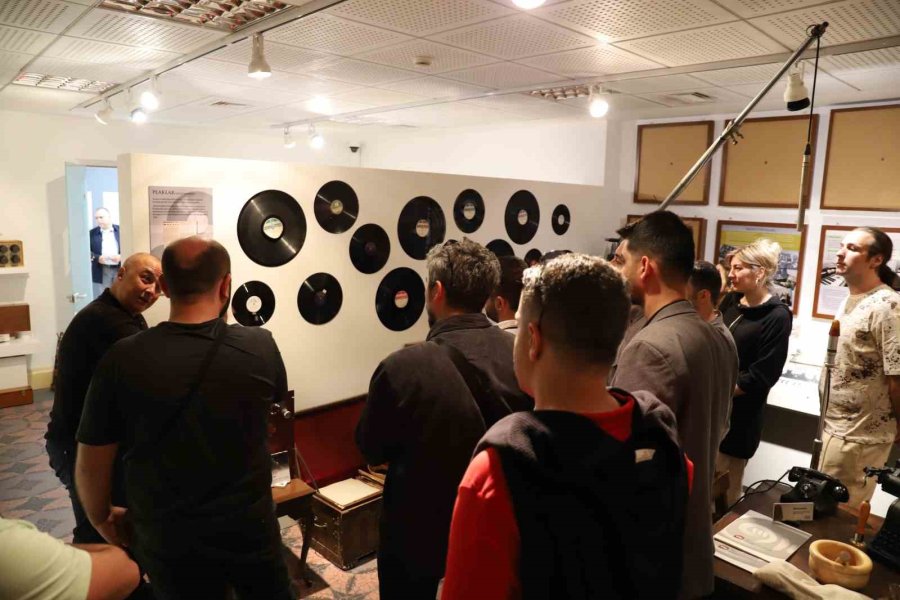 Neü Kurumsal İletişim Koordinatörlüğü’nden Trt’ye Teknik Ziyaret