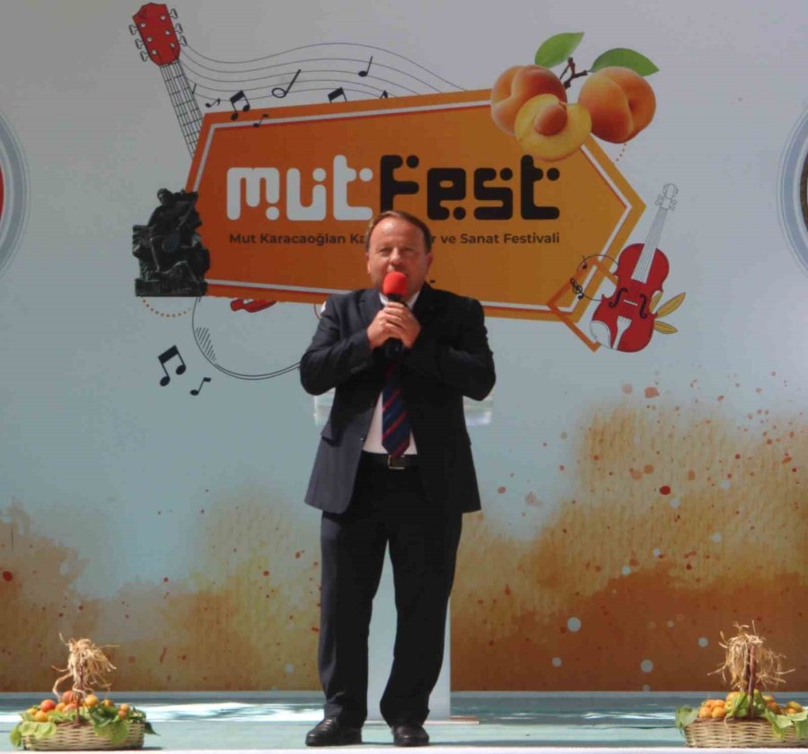 Mut Karacaoğlan Ve Kayısı Festivali Coşkulu Başladı