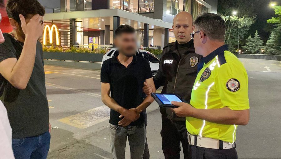 Yasal Sınırın 5 Katı Üzerinde Alkollü Yakalandı, "asgari Ücretle Çalışıyorum" Dedi