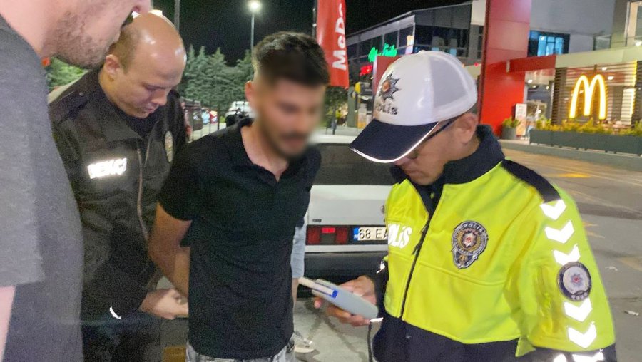 Yasal Sınırın 5 Katı Üzerinde Alkollü Yakalandı, "asgari Ücretle Çalışıyorum" Dedi