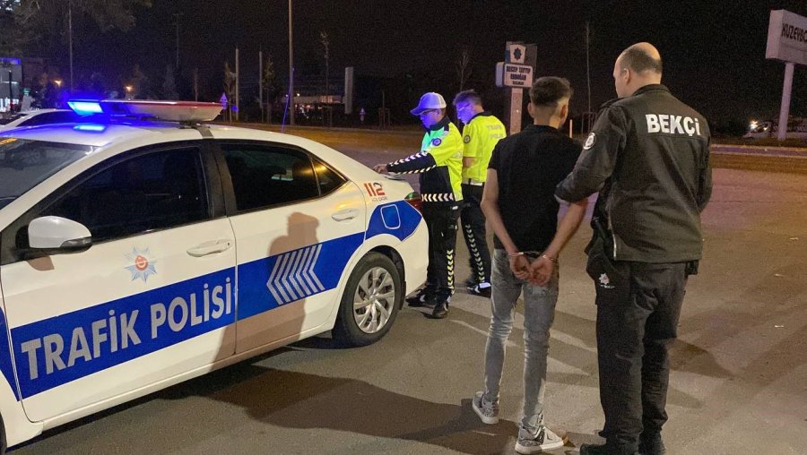 Yasal Sınırın 5 Katı Üzerinde Alkollü Yakalandı, "asgari Ücretle Çalışıyorum" Dedi