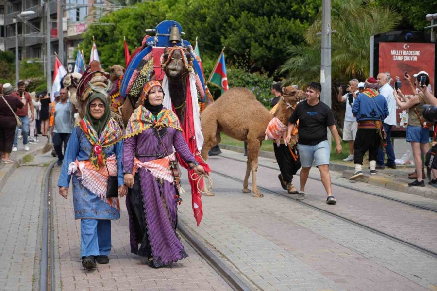 Uluslararası Yörük Türkmen Festivali ‘yörük Göçü’yle Açıldı, Antalya Renk Cümbüşüne Döndü