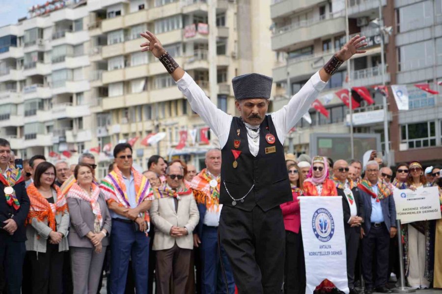 Uluslararası Yörük Türkmen Festivali ‘yörük Göçü’yle Açıldı, Antalya Renk Cümbüşüne Döndü