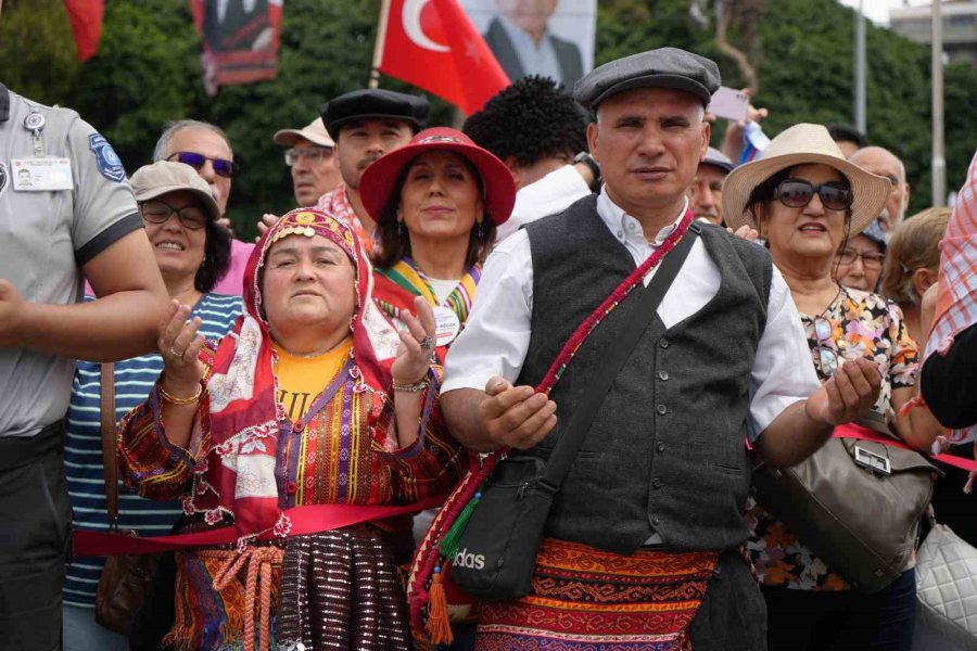 Uluslararası Yörük Türkmen Festivali ‘yörük Göçü’yle Açıldı, Antalya Renk Cümbüşüne Döndü