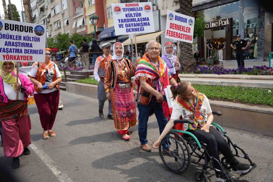 Uluslararası Yörük Türkmen Festivali ‘yörük Göçü’yle Açıldı, Antalya Renk Cümbüşüne Döndü