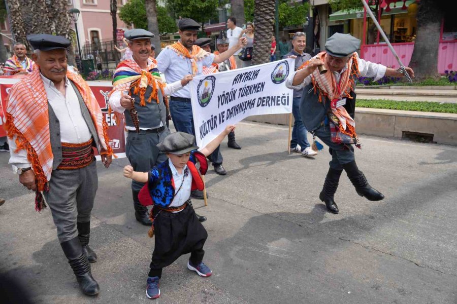 Uluslararası Yörük Türkmen Festivali ‘yörük Göçü’yle Açıldı, Antalya Renk Cümbüşüne Döndü
