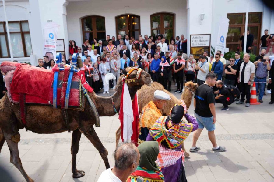Uluslararası Yörük Türkmen Festivali ‘yörük Göçü’yle Açıldı, Antalya Renk Cümbüşüne Döndü