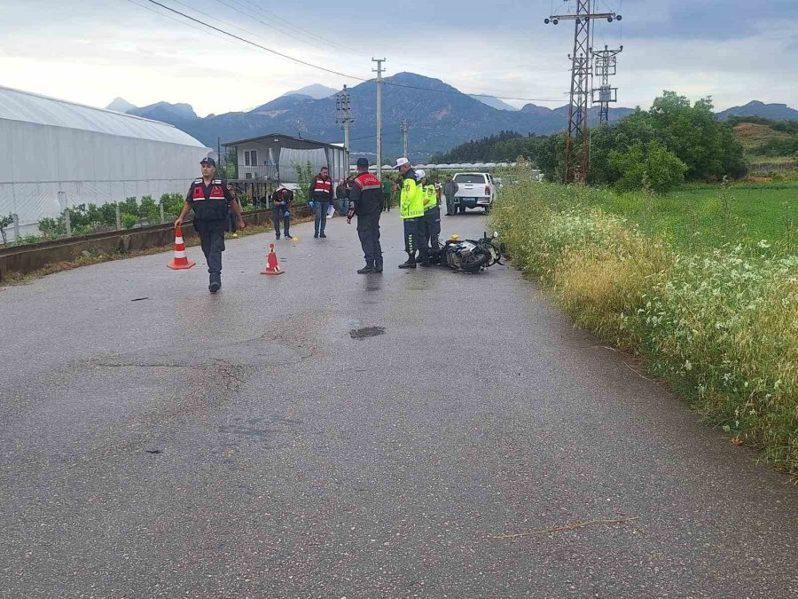 Otomobil İle Motosikletin Çarpıştığı Kazada 1 Kişi Hayatını Kaybetti