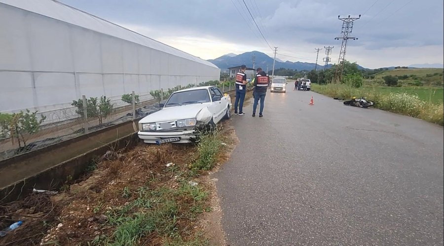 Otomobil İle Motosikletin Çarpıştığı Kazada 1 Kişi Hayatını Kaybetti
