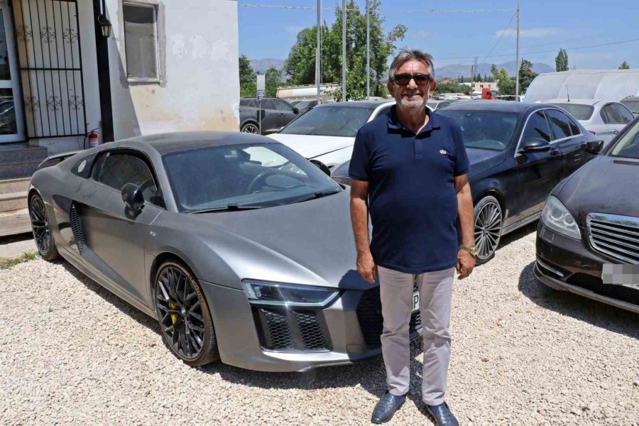 Yediemin Otoparkları Araç Mezarlığına Döndü, 25 Yıldır Bekleyen Araçlar Var