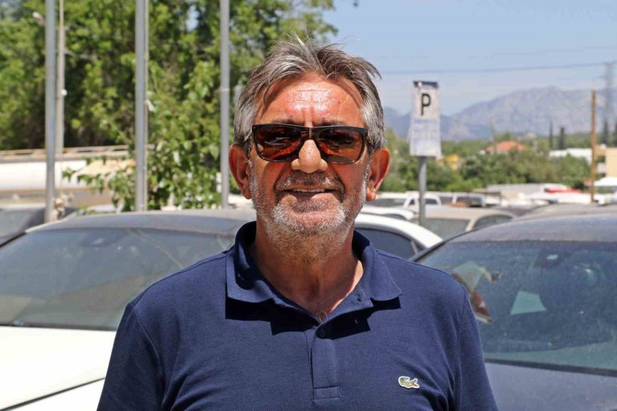 Yediemin Otoparkları Araç Mezarlığına Döndü, 25 Yıldır Bekleyen Araçlar Var