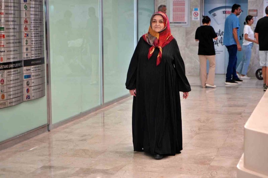 Antalya’da Diz Kireçlenmesine Çift Aşamalı Tedavi: Yürüyemeyen Hasta Ayağa Kalktı