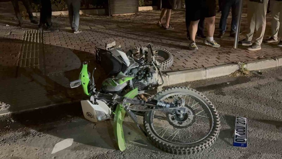 Gazipaşa’da ’u’ Dönüşü Yapıp Motosikletle Çarpışan Aracın Sürücüsü Kaçtı: 1 Yaralı