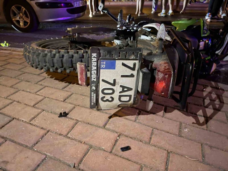 Gazipaşa’da ’u’ Dönüşü Yapıp Motosikletle Çarpışan Aracın Sürücüsü Kaçtı: 1 Yaralı