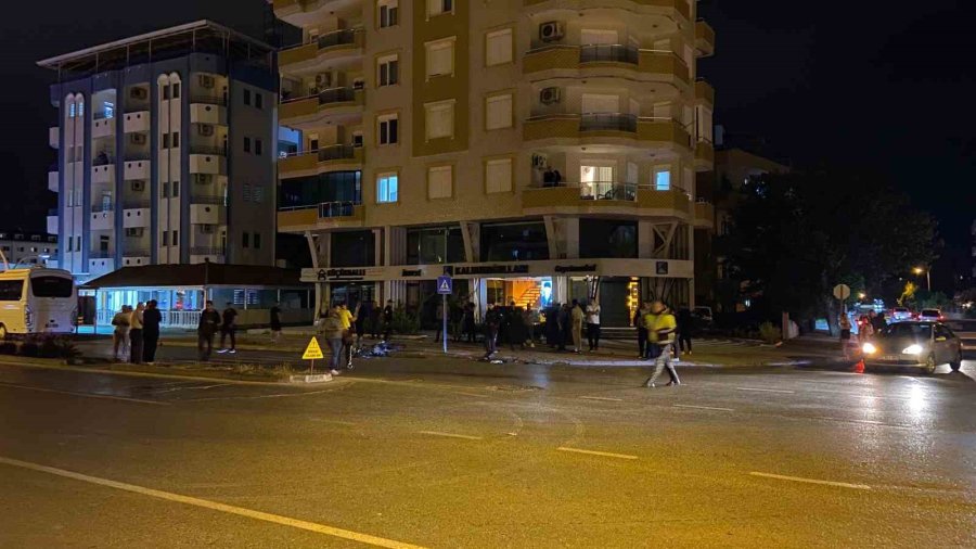 Gazipaşa’da ’u’ Dönüşü Yapıp Motosikletle Çarpışan Aracın Sürücüsü Kaçtı: 1 Yaralı