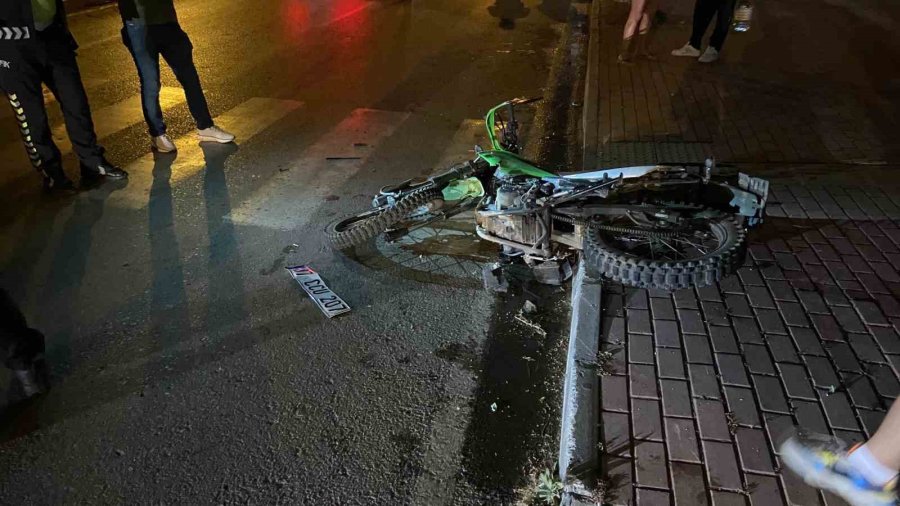 Gazipaşa’da ’u’ Dönüşü Yapıp Motosikletle Çarpışan Aracın Sürücüsü Kaçtı: 1 Yaralı