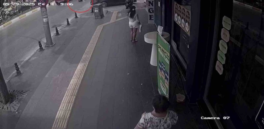 Motosiklete Çarpan Otomobil Sürücüsü Durmayıp Uzaklaştı