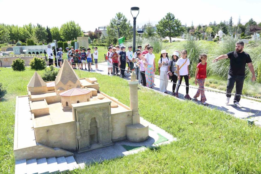 80 Binde Devr-i Alem Parkı’nda Online Bilet Dönemi Başladı