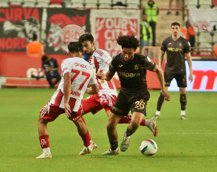 Trendyol Süper Lig: Antalyaspor: 0 - Trabzonspor: 2 (maç Sonucu)