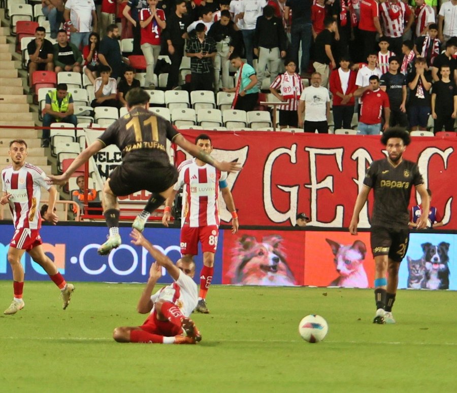 Trendyol Süper Lig: Antalyaspor: 0 - Trabzonspor: 0 (ilk Yarı)