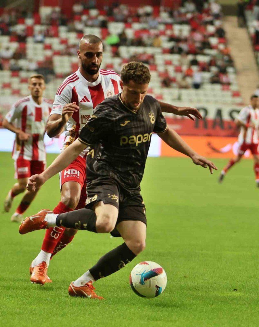 Trendyol Süper Lig: Antalyaspor: 0 - Trabzonspor: 0 (ilk Yarı)