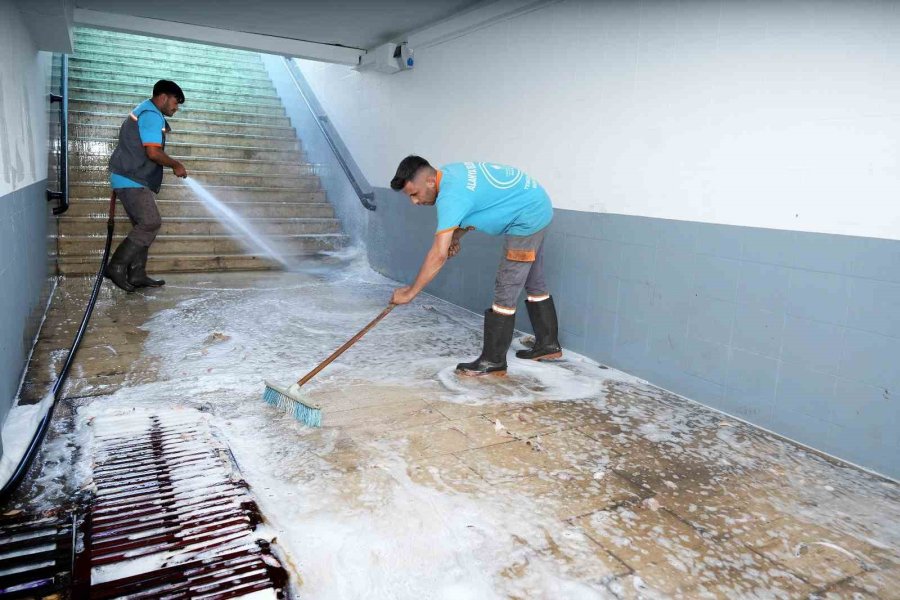 Alanya’da Bayram Öncesi Kapsamlı Temizlik Seferberliği