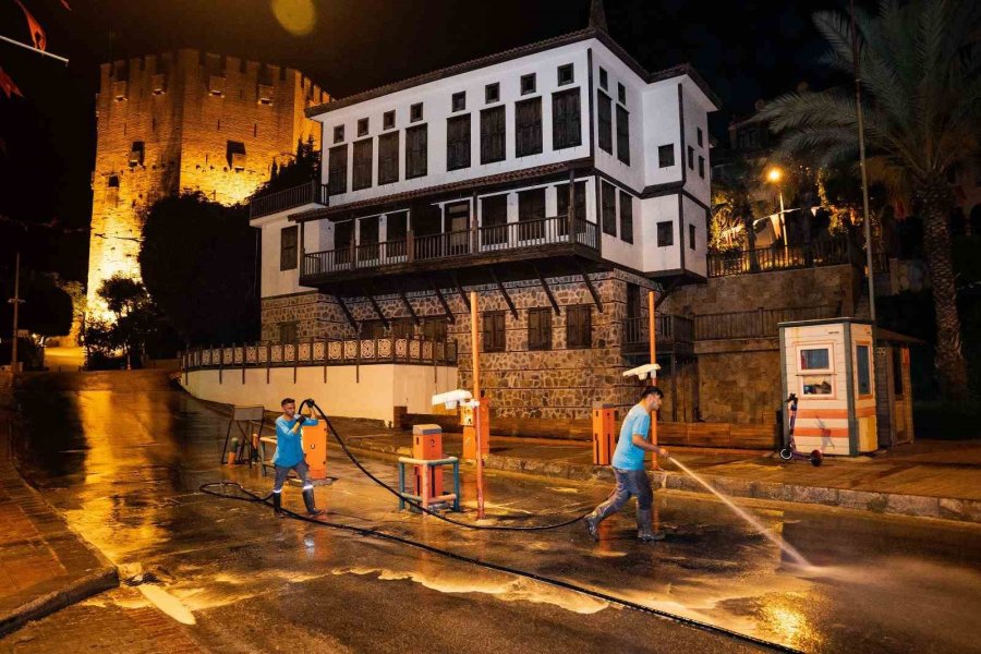 Alanya’da Bayram Öncesi Kapsamlı Temizlik Seferberliği