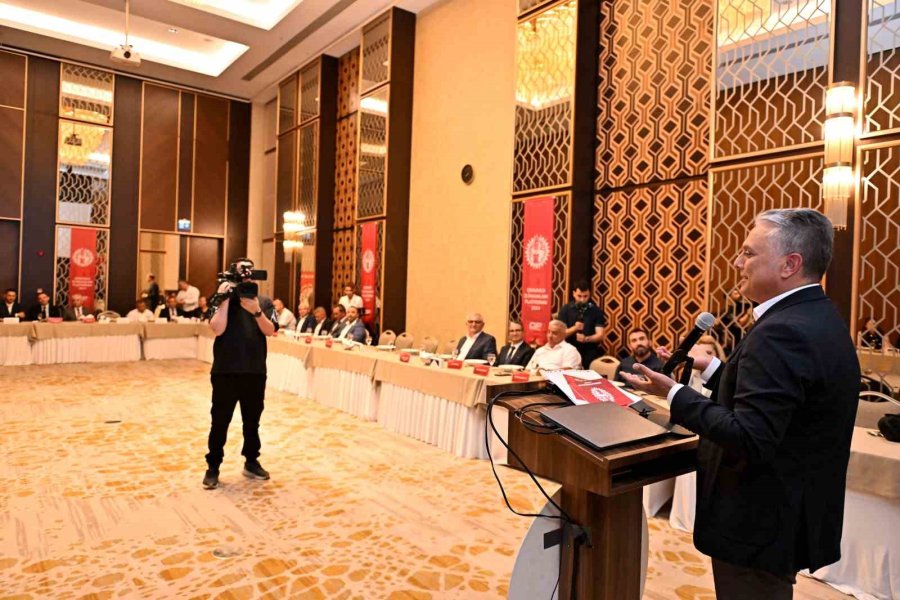 Uysal: "harita Üzerinde Bir Toprak Seçmem Gerekse Yine Türkiye Topraklarını Seçerim"