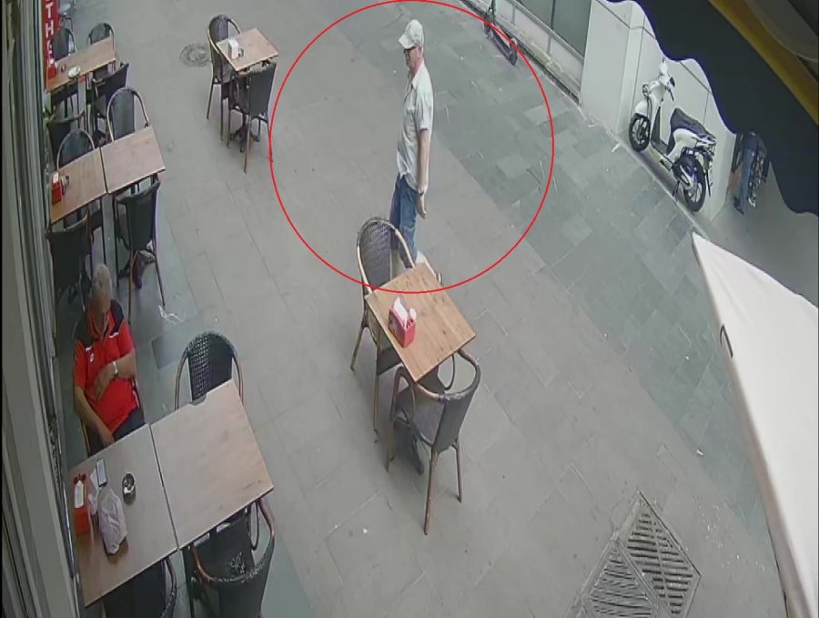 Simitçide Uyudu, Uyanınca Neye Uğradığını Şaşırdı: "adisyon Fişini De Almış"