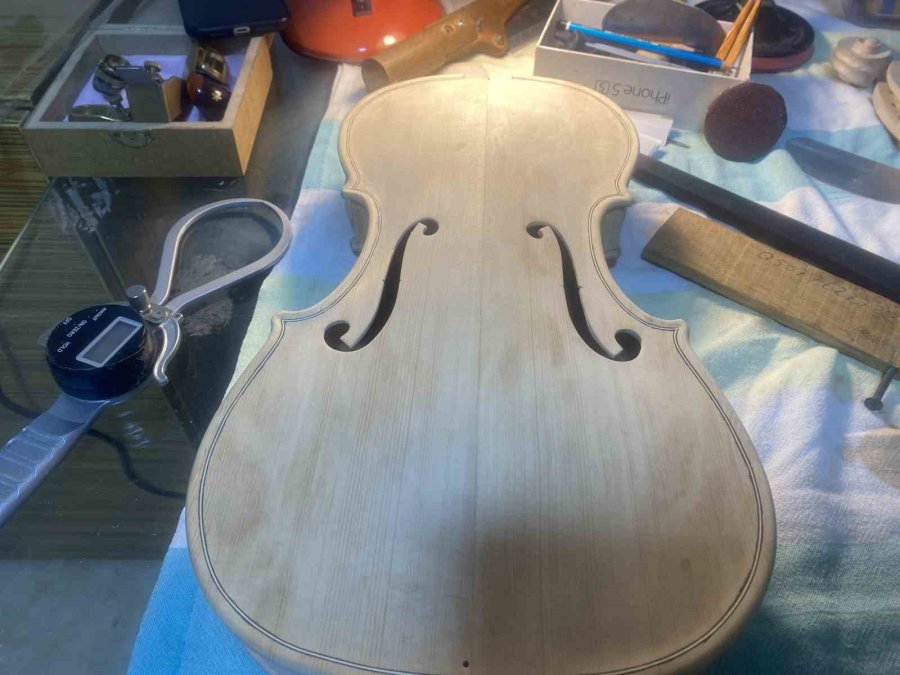 Annesinin Altınlarını Bozdurup Aldığı Keman, Emekliliğinde Mesleği Oldu