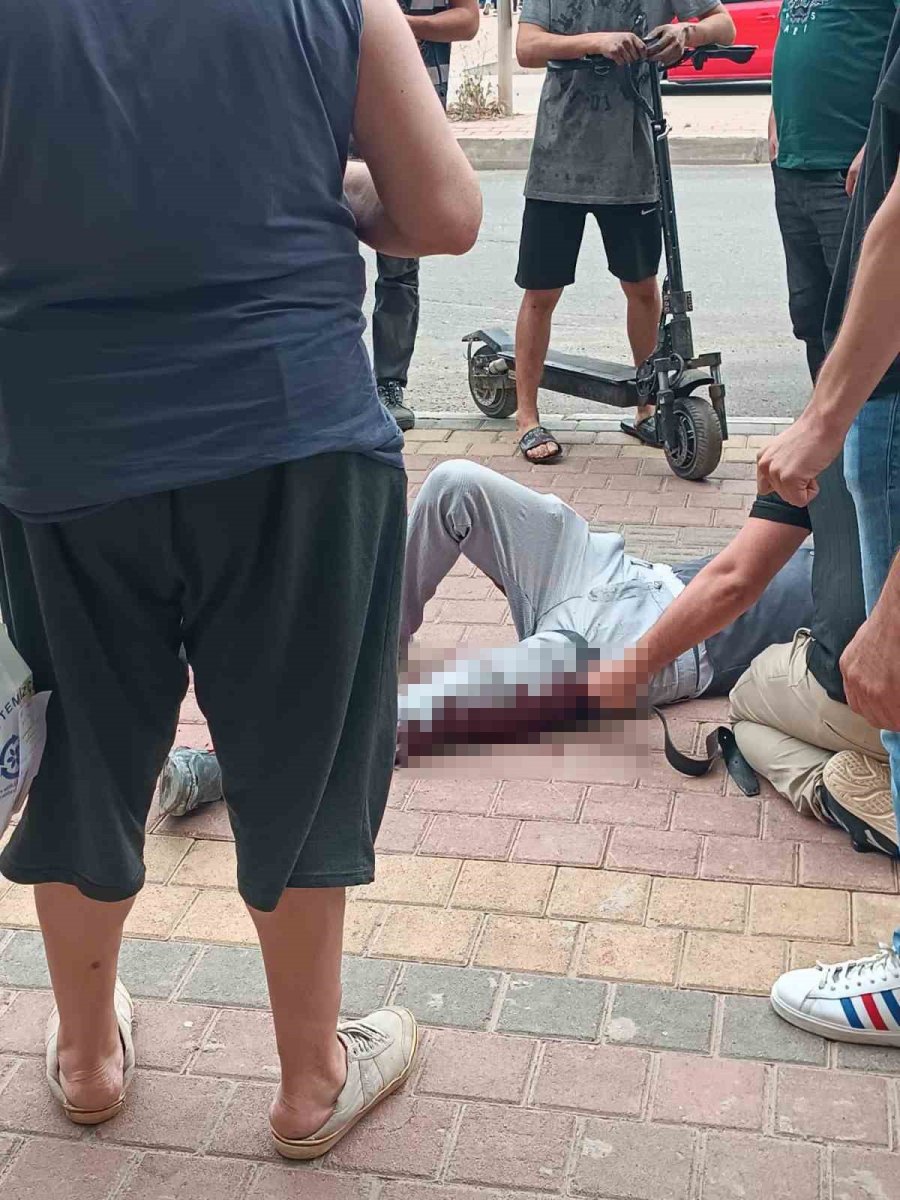 Antalya’da İki Grup Arasında Kanlı Hesaplaşma: 4 Yaralı