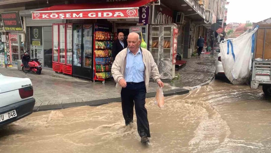 Karaman’da Sağanak Yağış Etkili Oldu