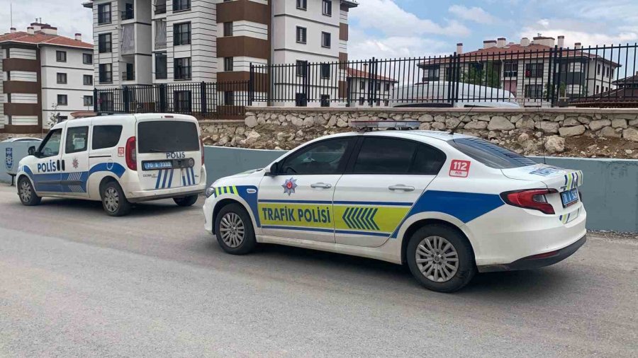 Karaman’da Otomobille Çarpışan Motosikletin Sürücüsü Yaralandı