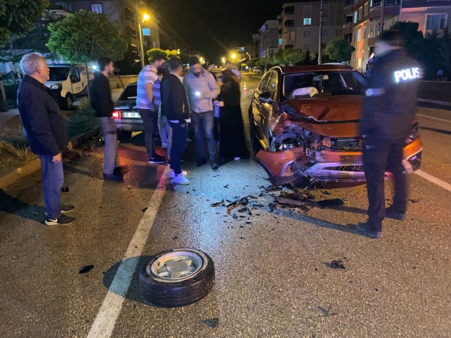 Konya’da Otomobiller Çarpıştı: 2 Yaralı